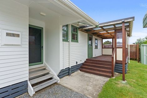 Photo of property in 3 Toi Street, Otaki Beach, Otaki, 5512