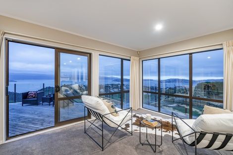 Photo of property in 42 Gurkha Crescent, Khandallah, Wellington, 6035