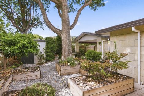 Photo of property in 3 Iti Grove, Waikanae, 5036