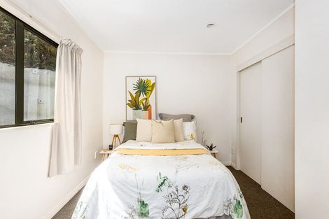 Photo of property in 21 Ladbrooke Drive, Newlands, Wellington, 6037