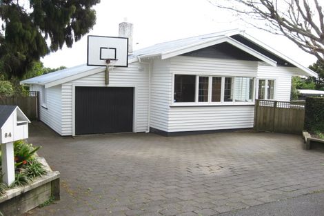 Photo of property in 84 Cutfield Road, New Plymouth, 4310