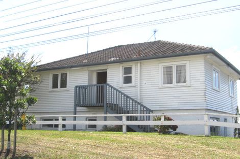 Photo of property in 1/559 East Coast Road, Browns Bay, Auckland, 0630