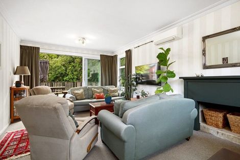 Photo of property in 6 Thomas Hook Street, Tawa, Wellington, 5028