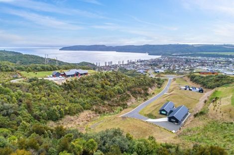 Photo of property in 15 Sparrowhawk Way, Kinloch, Taupo, 3377