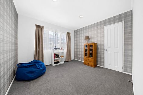 Photo of property in 15 Summerland Drive, Henderson, Auckland, 0612
