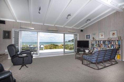 Photo of property in 212 Tangaroa Road, Whangamata, 3620
