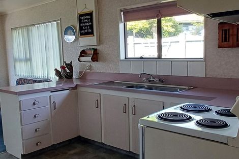 Photo of property in 1 Battersea Place, Richmond Heights, Taupo, 3330