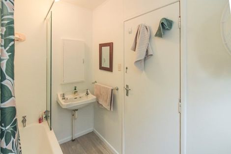 Photo of property in Victoria Court, 11/4 Queen Street, Mount Victoria, Wellington, 6011