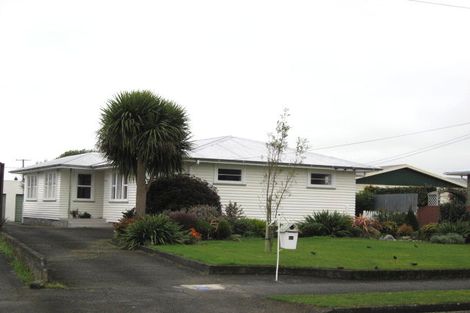 Photo of property in 41 Karaka Crescent, Levin, 5510