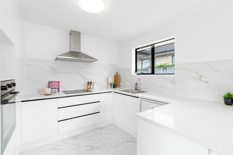 Photo of property in 14 Cade Place, Weymouth, Auckland, 2103