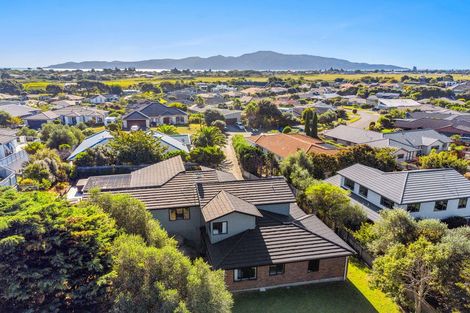 Photo of property in 41 Quadrant Heights, Paraparaumu, 5032