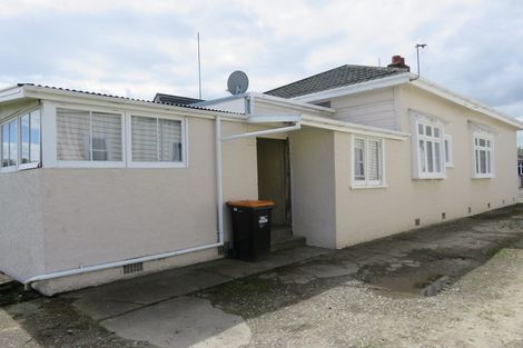 Photo of property in 6 Pirie Street, Palmerston North, 4410