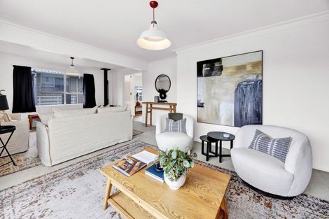 Photo of property in 117 Awanui Street, Merrilands, New Plymouth, 4312