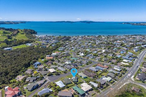 Photo of property in 11 Brampton Road, Snells Beach, 0920