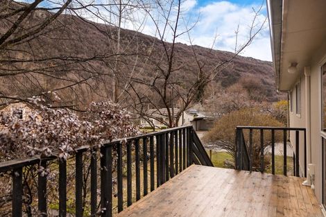 Photo of property in 6 Merioneth Street, Arrowtown, 9302