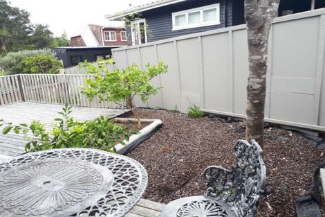 Photo of property in 2/290 Glenfield Road, Glenfield, Auckland, 0629