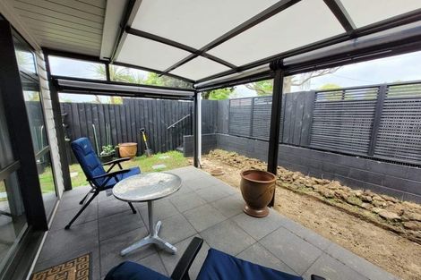 Photo of property in 1/60 Hepburn Road, Glendene, Auckland, 0602