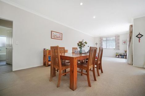 Photo of property in 32 Cairnsvale Rise, Manurewa, Auckland, 2105