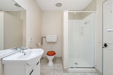 Photo of property in 2/218 Lincoln Road, Addington, Christchurch, 8024