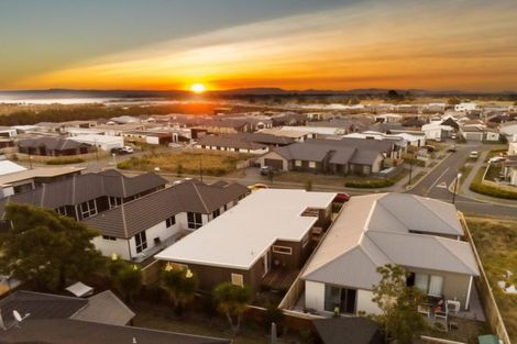 Photo of property in 37 Awatira Drive, Papamoa Beach, Papamoa, 3118