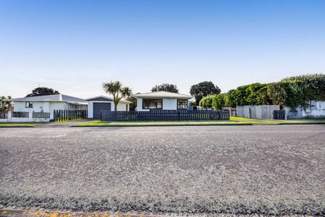 Photo of property in 3 Hickey Place, Opunake, 4616