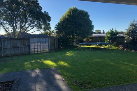 Photo of property in 5 Wairua Place, Pukekohe, 2120