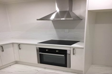 Photo of property in 2/8 Shakespeare Road, Milford, Auckland, 0620