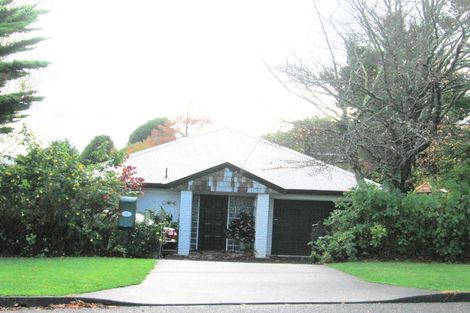 Photo of property in 15 Hira Street, Waikanae, 5036