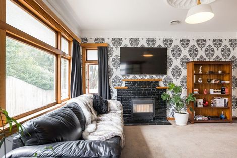 Photo of property in 19 Featherston Street, Takaro, Palmerston North, 4412