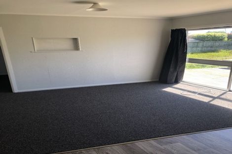 Photo of property in 11 Farnworth Avenue, Holdens Bay, Rotorua, 3010