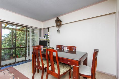 Photo of property in 92 Lincoln Park Avenue, Massey, Auckland, 0614