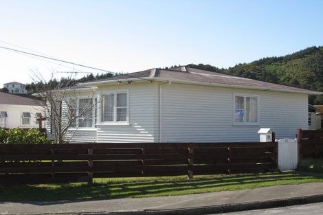 Photo of property in 43 Ruthven Road, Wainuiomata, Lower Hutt, 5014