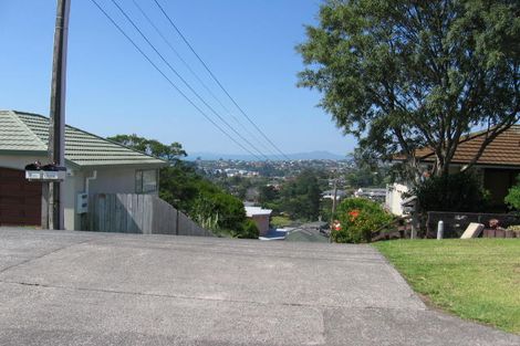 Photo of property in 821 East Coast Road, Northcross, Auckland, 0630