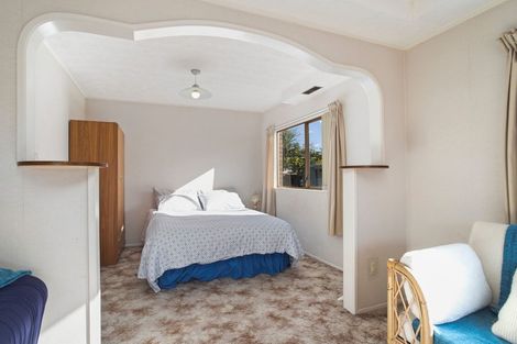 Photo of property in 11 Banbury Place, Mangere Bridge, Auckland, 2022