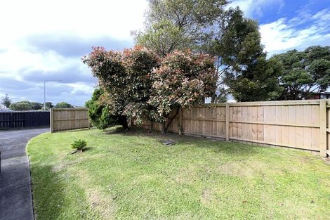Photo of property in 1/116 Te Atatu Road, Te Atatu South, Auckland, 0610
