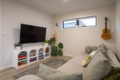 Photo of property in 24 Marine Parade South, Foxton Beach, Foxton, 4815