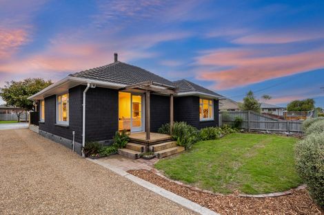 Photo of property in 98 Willryan Avenue, New Brighton, Christchurch, 8083