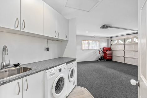 Photo of property in 15 Kath Hopper Drive, Orewa, 0931