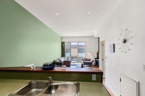 Photo of property in De Vere Apartments, 23/23 Tennyson Street, Te Aro, Wellington, 6011