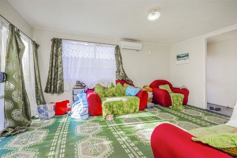 Photo of property in 3/10 Penion Drive, Flat Bush, Auckland, 2023