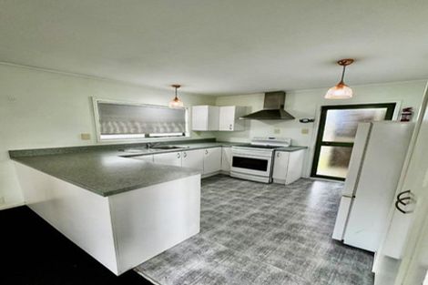 Photo of property in 21 Thomas Avenue, Te Atatu Peninsula, Auckland, 0610