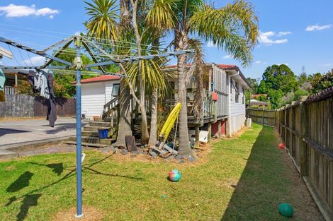 Photo of property in 9 Panzic Place, Glen Eden, Auckland, 0602