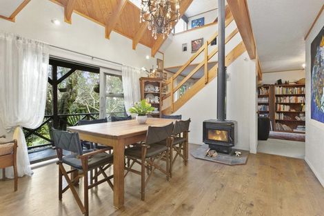 Photo of property in 13 Bush Road, Waiatarua, Auckland, 0604