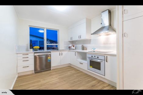 Photo of property in 100 Universal Drive, Henderson, Auckland, 0610