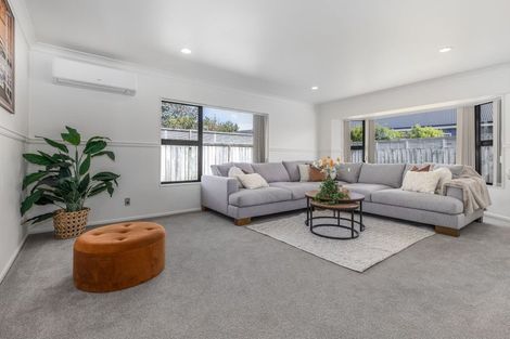 Photo of property in 9 Takahe Drive, Paraparaumu Beach, Paraparaumu, 5032