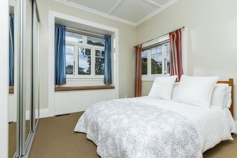 Photo of property in 22 Onewa Road, Northcote Point, Auckland, 0627