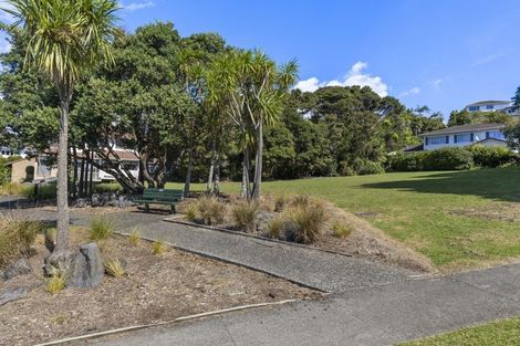 Photo of property in 203 Chelsea View Drive, Chatswood, Auckland, 0626