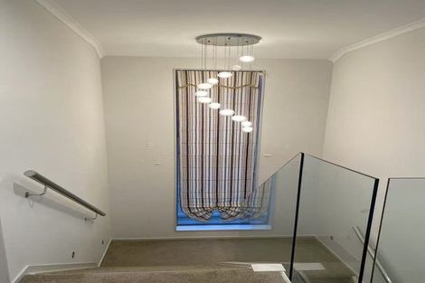 Photo of property in 35 South Kensington Way, Henderson, Auckland, 0612