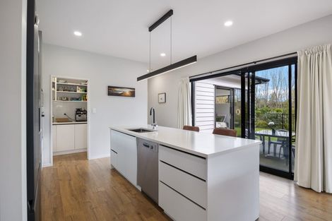 Photo of property in 23 Vogwill Road, Kumeu, 0810