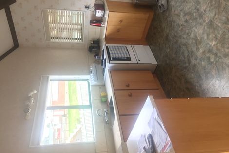 Photo of property in 4 Hawke Place, Pukekohe, 2120